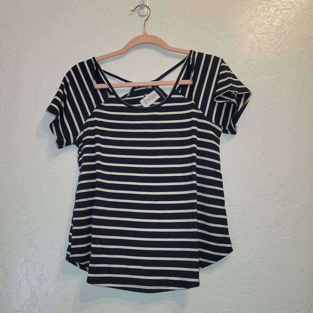 Womens Sz M Striped Short Sleeve Cold Shoulder Top Shirt Navy Blue White Casual